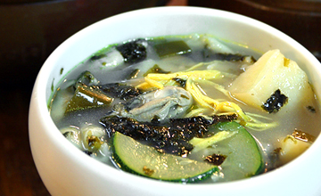 韩国美食之仁寺洞疙瘩汤