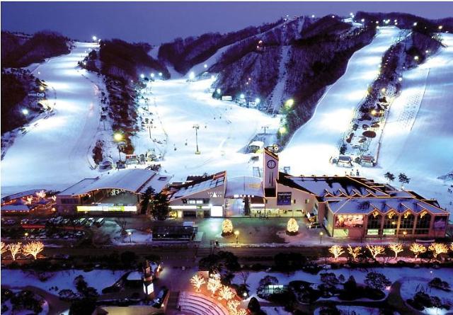 国家雪车雪橇中心夜景图片